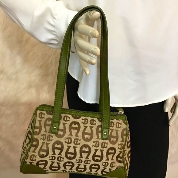 Etienne Aigner Spacious mini Bag - Picture 5 of 10